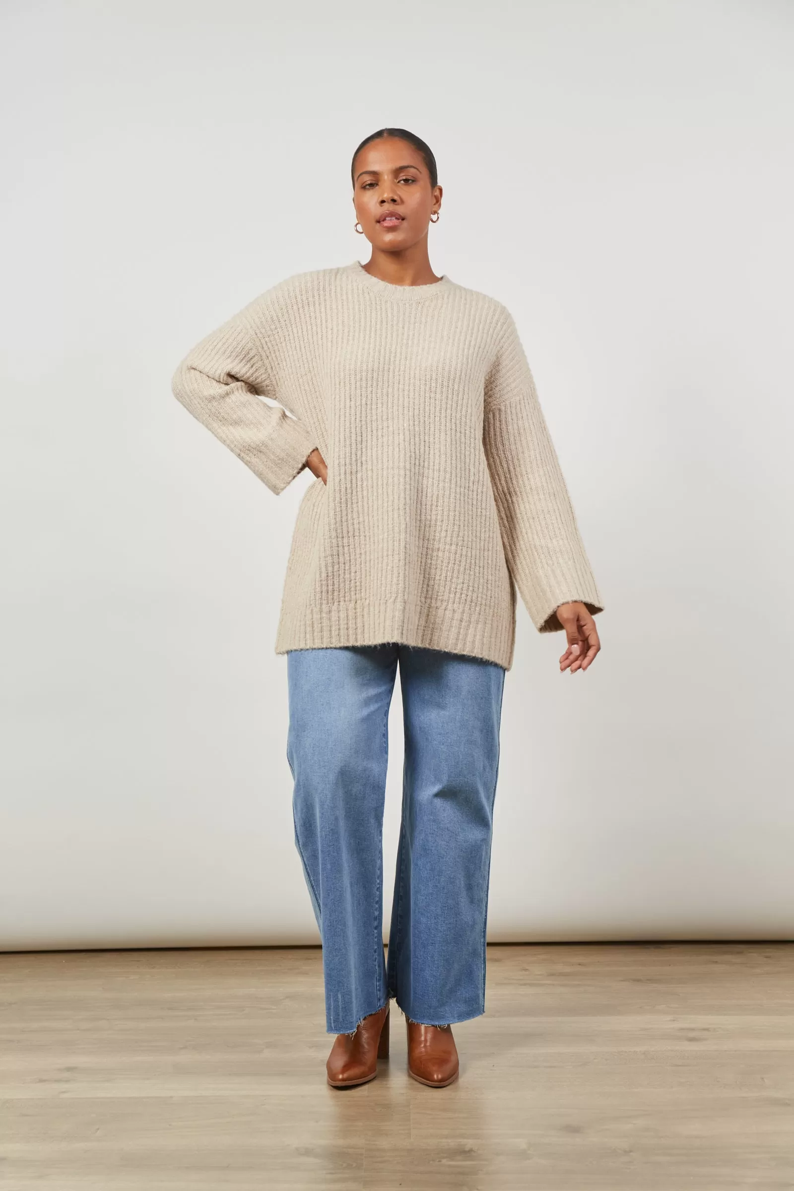 Avenue Oversized Jumper - Buff