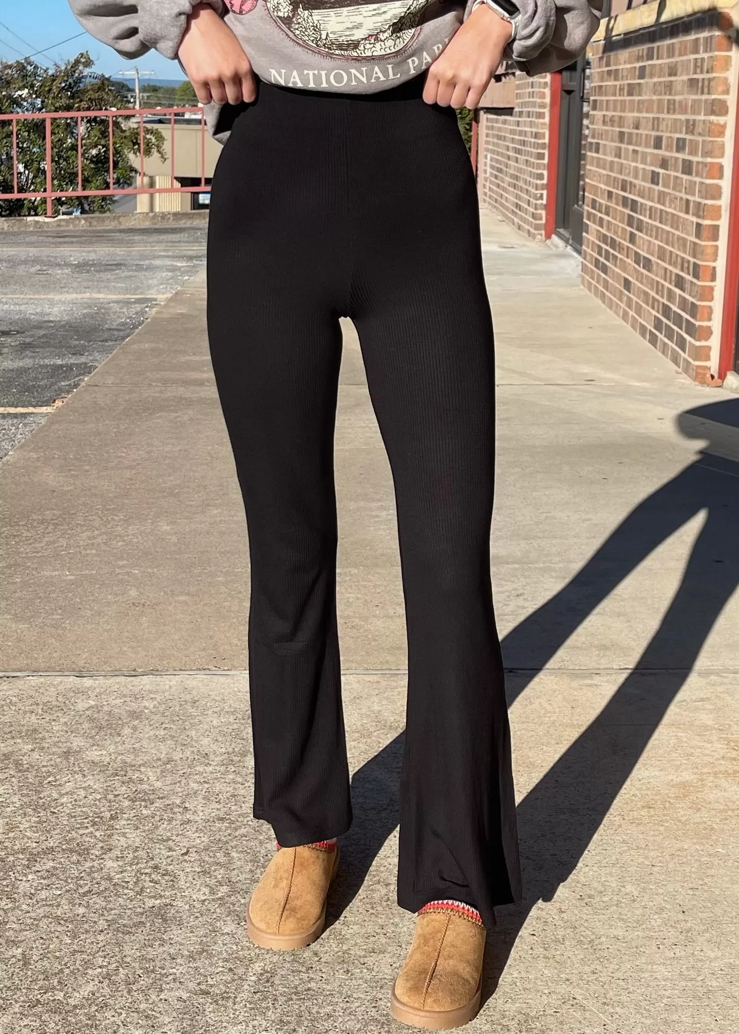 Bila Your Basic Flare Pants | Black