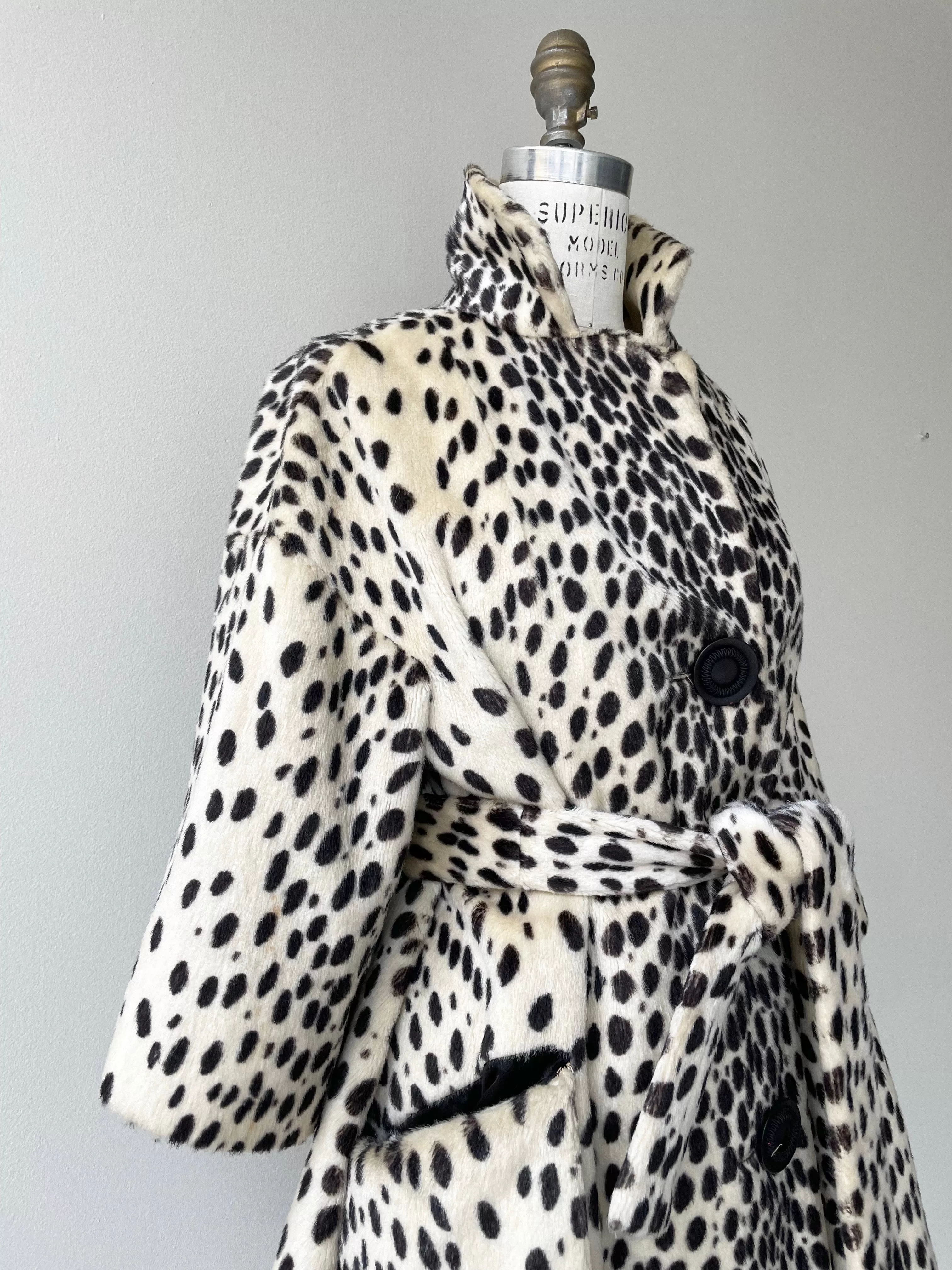 DeMilo 1960s Cheetah Coat