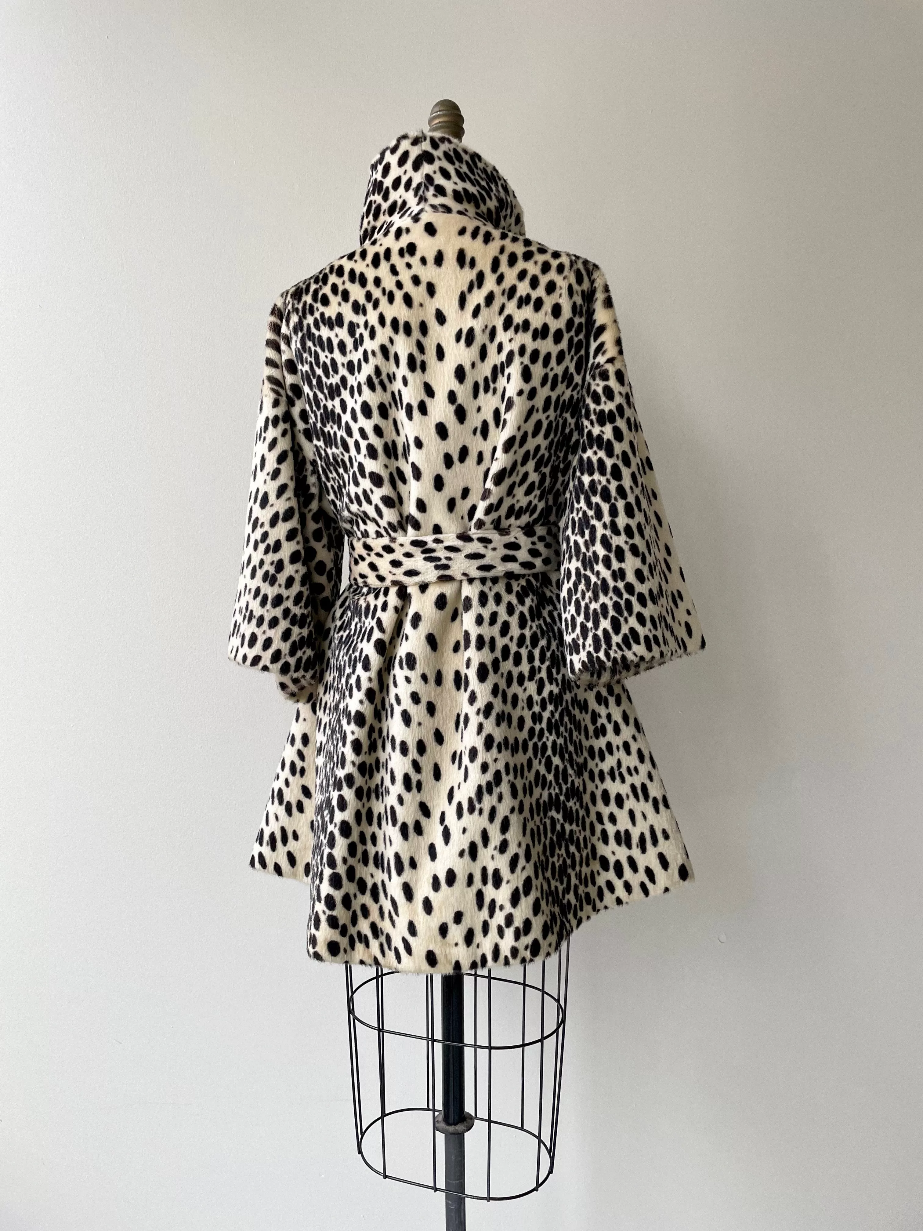 DeMilo 1960s Cheetah Coat