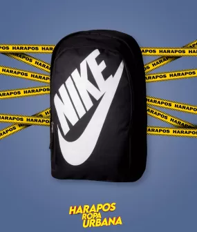 Mochila nike negro con letras blancas