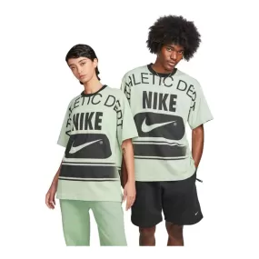 Nike T-Shirt - Clothing