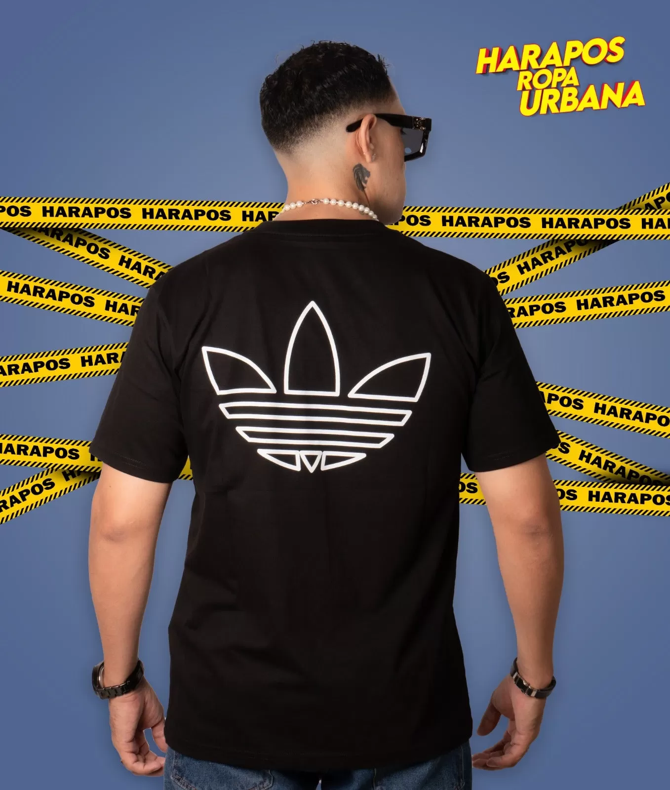 Polera adidas clasica negra detalle pequea delante