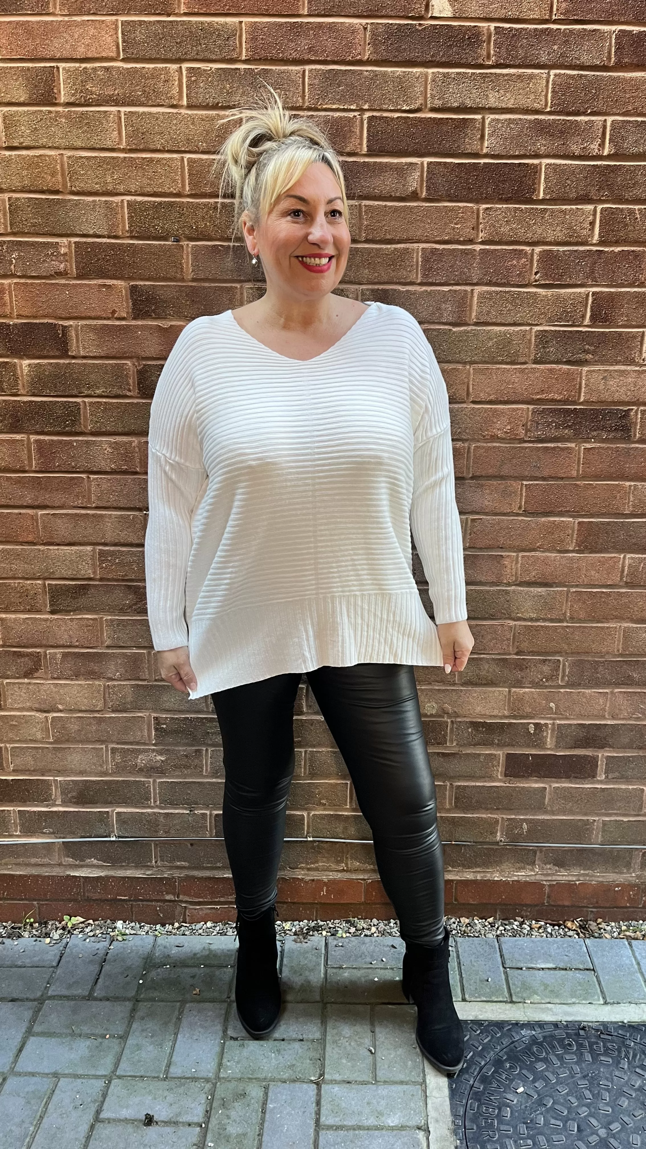 RACHEL Ribbed V-Neck Fine Knit Jumper