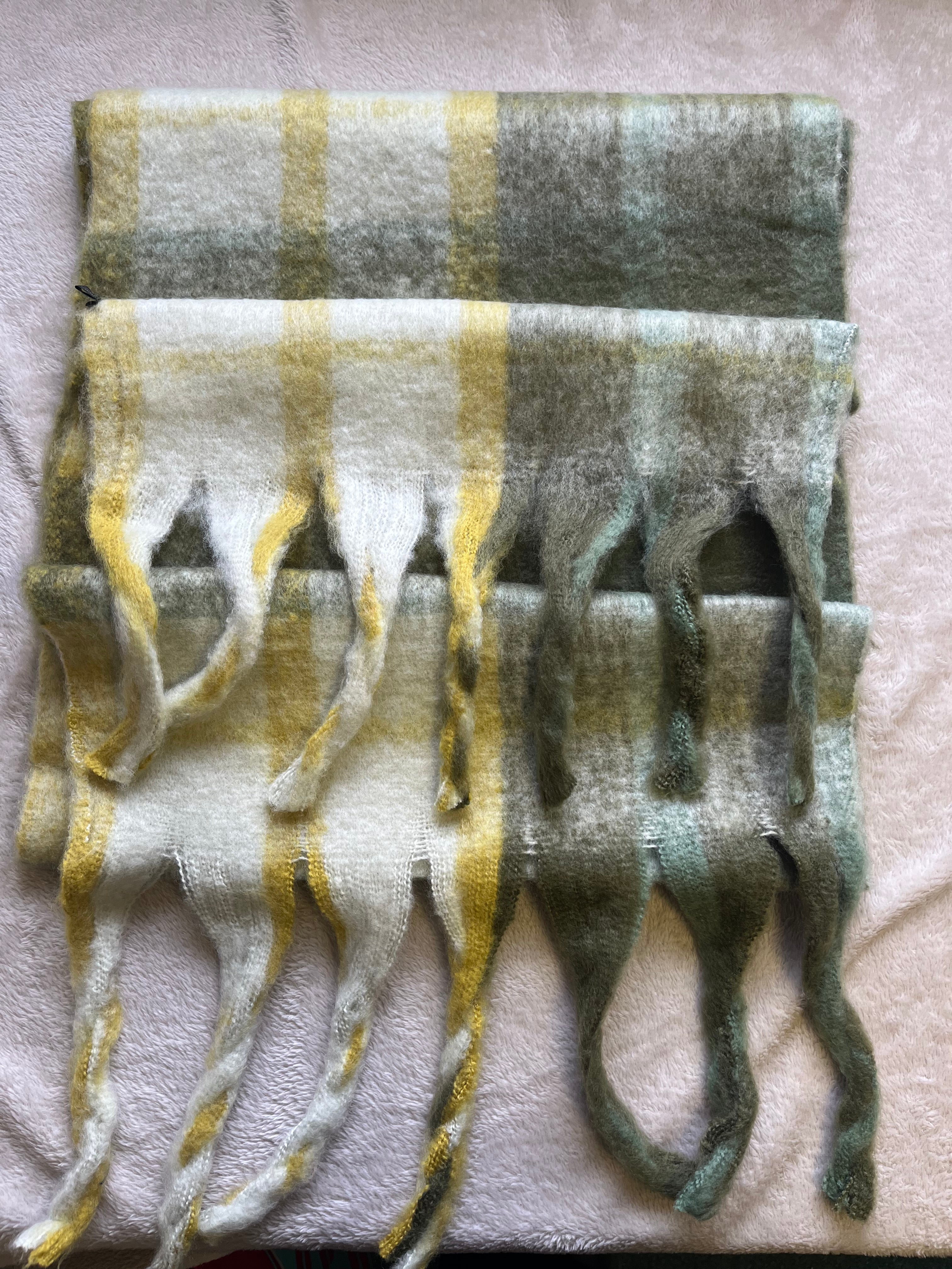 Winter Warmer Tassel Scarf > Green